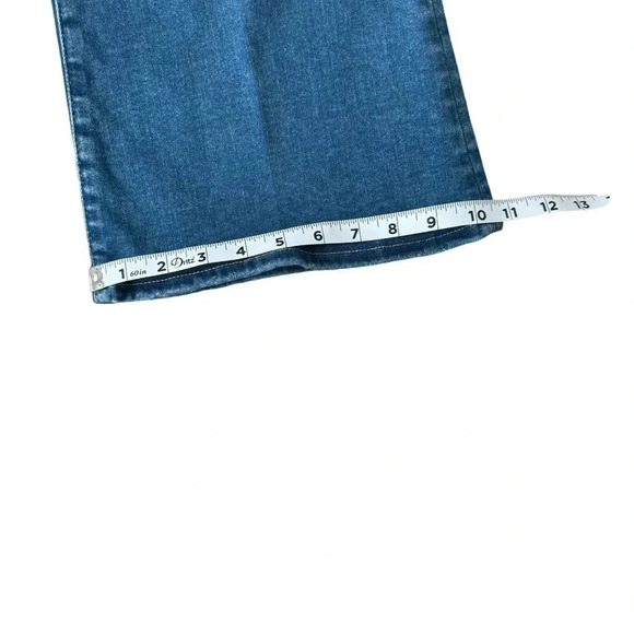 Good American Power Stretch Pull-On Flare Jeans - Picture 11 of 12